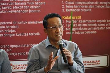 Menkum Supratman Berdialog dengan Mahasiswa Trisakti tentang RUU TNI
