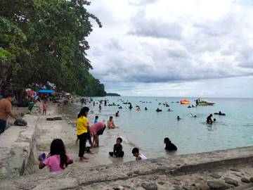 Lebaran Hari Ketiga, Pantai Natsepa Ramai Dikunjungi Wisatawan 