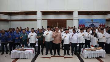 Gubernur Hendrik Kukuhkan PPIH Embarkasi Haji Antara Provinsi Maluku 