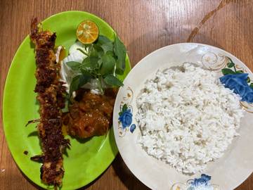Lezatnya Udang Bakar Lalapan di Warung Ini, Yuk Coba!