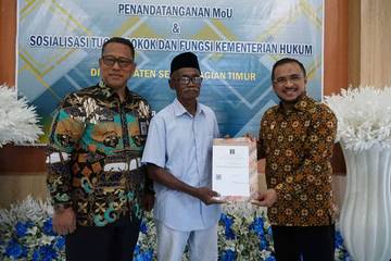  Pelaku UMKM di SBT Terima Sertifikat Perseroan Perorangan