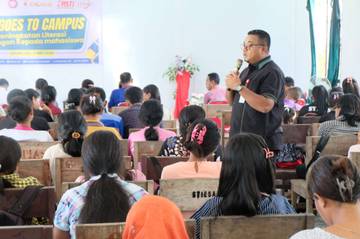  OJK Maluku Gelar Program Gerakan Nasional Cerdas Keuangan di Saumlaki