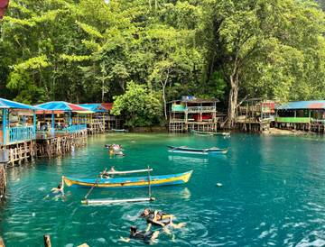 Referensi Liburan Aman Saat Hujan di Pulau Ambon