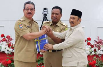 Menteri PPN Serahkan Masterplan Pengembangan Banda di Ambon
