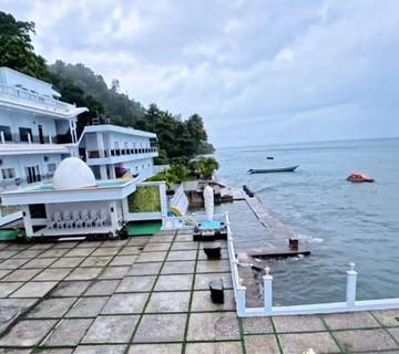 Benpit Amahusu, Tempat Laut dan Hati Bertemu