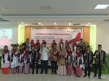 Pengukuhan 64 Guru Profesional Pendidikan Profesi Guru