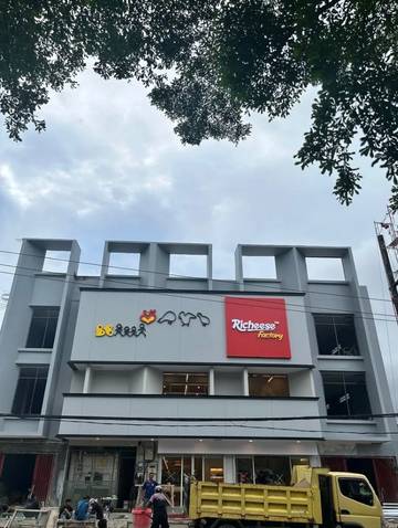Grand Opening Richeese Poka Ambon