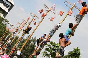 Lomba Panjat Pinang 17 Agustus, Momen Paling Dinanti