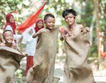  Lomba Balap Karung Meriahkan HUT RI ke-80