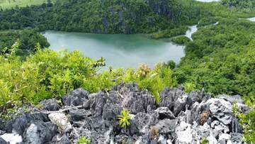 Gunung Belanda, Trekking Singkat, Panorama Laut Memukau
