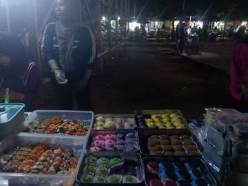 UMKM Aneka Dessert Kawasan Leimena Laris Manis