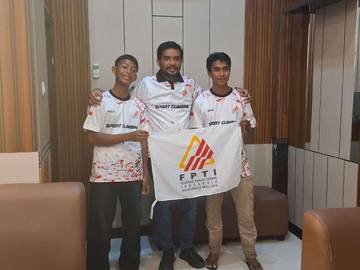 Rovik Lepas Atlet Panjat Tebing ke Kejurnas Semarang