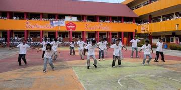 Flashmob Meriahkan Hari Guru SMA Negeri 1 Ambon
