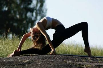 Manfaat Yoga bagi Kesehatan Fisik & Mental