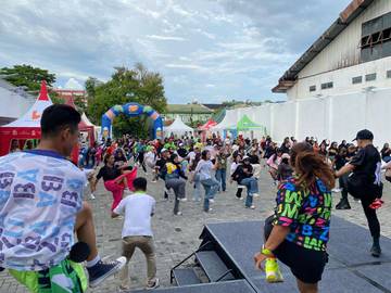 ‎Zumba Marathon Akhir Tahun ZIN Maluku Sukses Digelar