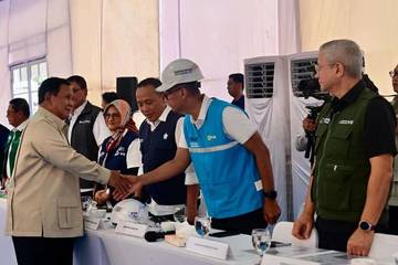 PLN-BUMN Sambung Listrik Huntara Aceh Tamiang  ‎