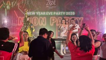 ‎Party Neon Gemerlap Ambon Sambut 2026 Sangat Meriah