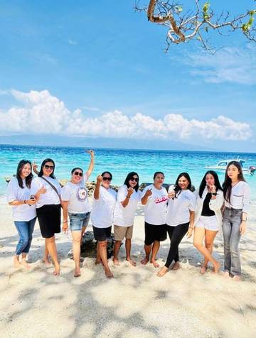 Pantai Liang Jadi Destinasi Favorit Warga 