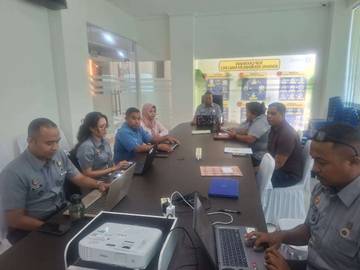 Kemenkum Maluku Harmonisasi Ranperda Penyertaan Modal Tirta Waetina   