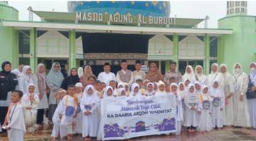 ‎RA Daarul Arqom Waenetat Meriahkan Manasik Haji Cilik