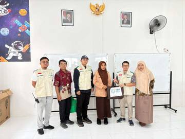 PLN UP3 Sofifi Salurkan Bantuan untuk Siswa SMA-Tidore