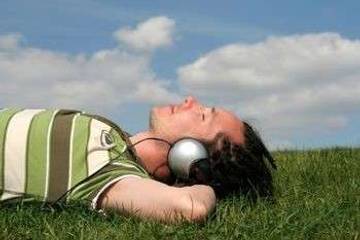 Mendengarkan Musik Bantu Redakan Stres