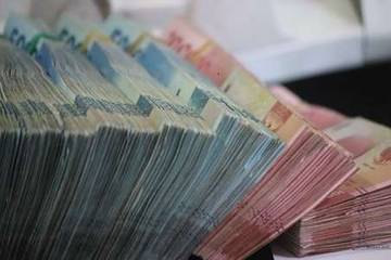 Korupsi Seragam Bank Maluku, Bagi-Bagi Uang Tanpa Tender  