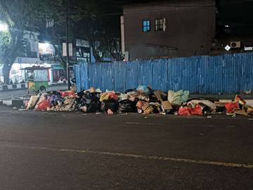 Tumpukan Sampah Mengancam Kesehatan di Warga Kota Ambon