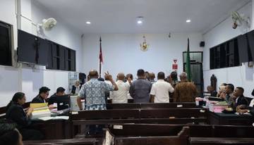 Fakta Sidang! Petrus Fatlolon Pemegang Saham Tanimbar Energi