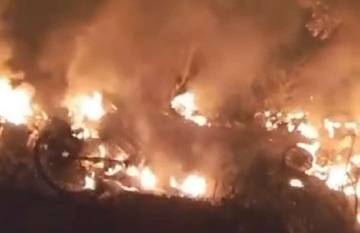 Puluhan Sepeda Motor di Gunung Sinabar Hangus Terbakar 
