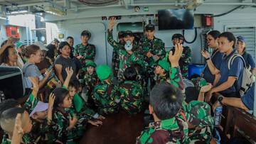 KRI Madidihang-855 Jadi Sarana Edukasi Siswa TK di Ambon
