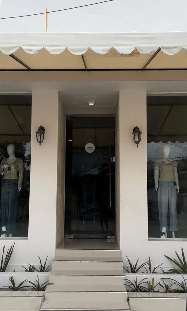 Gaya Elegan & Eksklusif: Butik Lairefd Hadir Menawarkan Pakaian Wanita Premium dengan Koleksi Terbaik