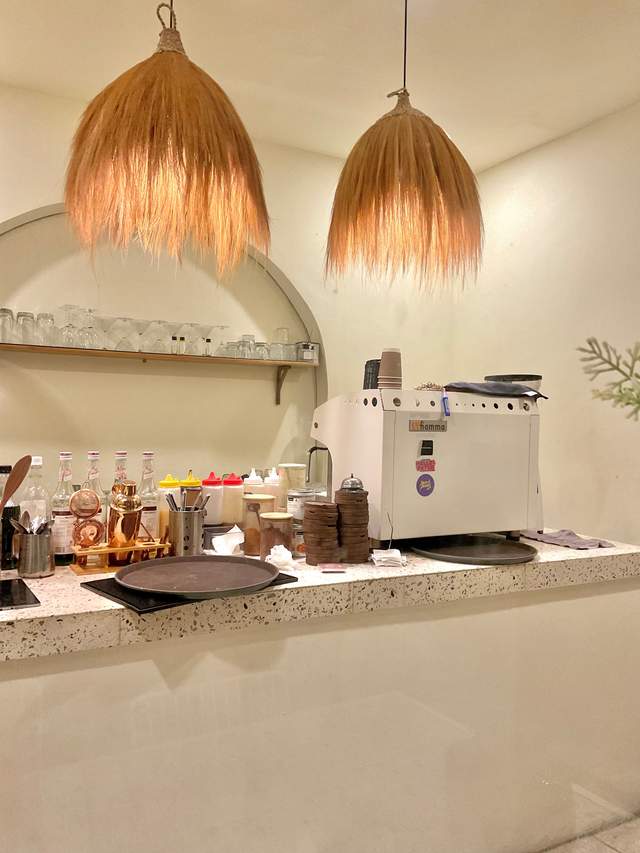 Reunion Caffe Hadirkan Nuansa Tropis di Palu