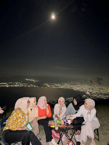 Menikmati Suasana Malam yang Memukau di Puncak Salena, Palu