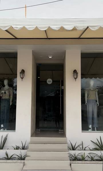 Gaya Elegan & Eksklusif: Butik Lairefd Hadir Menawarkan Pakaian Wanita Premium dengan Koleksi Terbaik