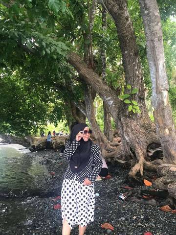 Rekreasi di Pantai Uempamaja Desa Urundaka