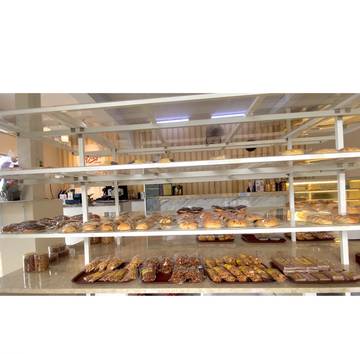 Mony Pia Bakery, Toko Kue Favorit Pengunjung dan Warga Lokal Ampana