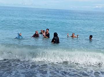 LIburan, Sejumlah Objek Wisata Pantai Touna Ramai Dikunjungi 