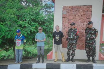 Pemkab Belu Gandeng Satgas Yonif 741/GN Tanam Anakan Pohon