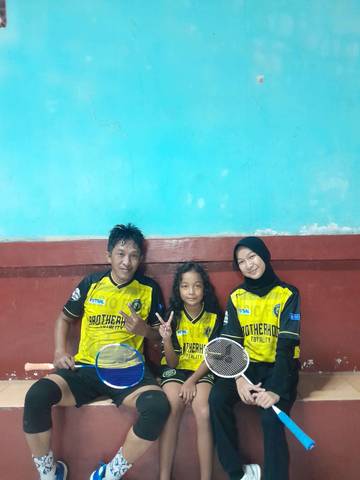 Pererat Silaturahmi, Rooster Badminton Club Gelar Pertandingan Badminton