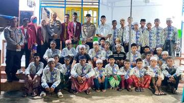 Polres Alor dan Mahasiswa Buka Puasa Bersama Yatim