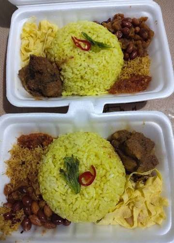 Jebolan Bintang Radio Isi Waktu Jualan Nasi Kuning 