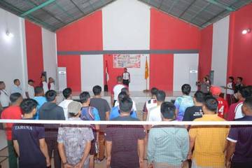16 Tim Ikuti Turnamen Badminton Kapolres Alor