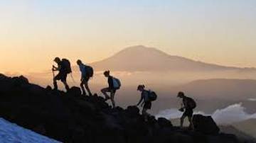 Petualangan di Atas Awan: Persiapan Mendaki ala Pemula