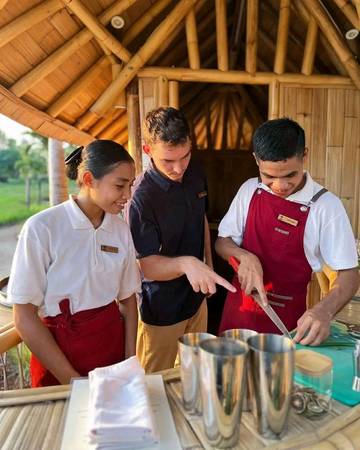 Sekolah Pariwisata Atasi Kesenjangan Sosial 