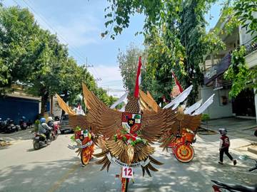 Hias Sepeda Semarakkan Wisma Raya 2025 di Alor