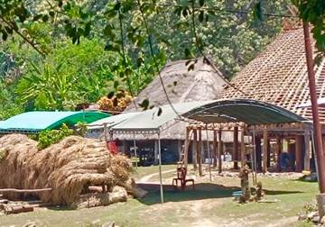 Ketahui Makna Tata Cara "Ritual Pembangunan Rumah Adat"