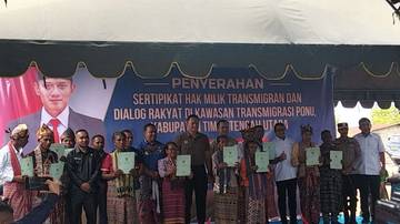 Happy Ending Warga Ponu Dapat Sertifikat Tanah 