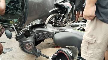 Honda Brio Seruduk Beruntun 9 Motor Ojek Atambua