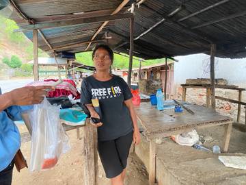 Potret Ibu-ibu Penjual Ikan Bakar Meningkatkan Taraf Hidup
